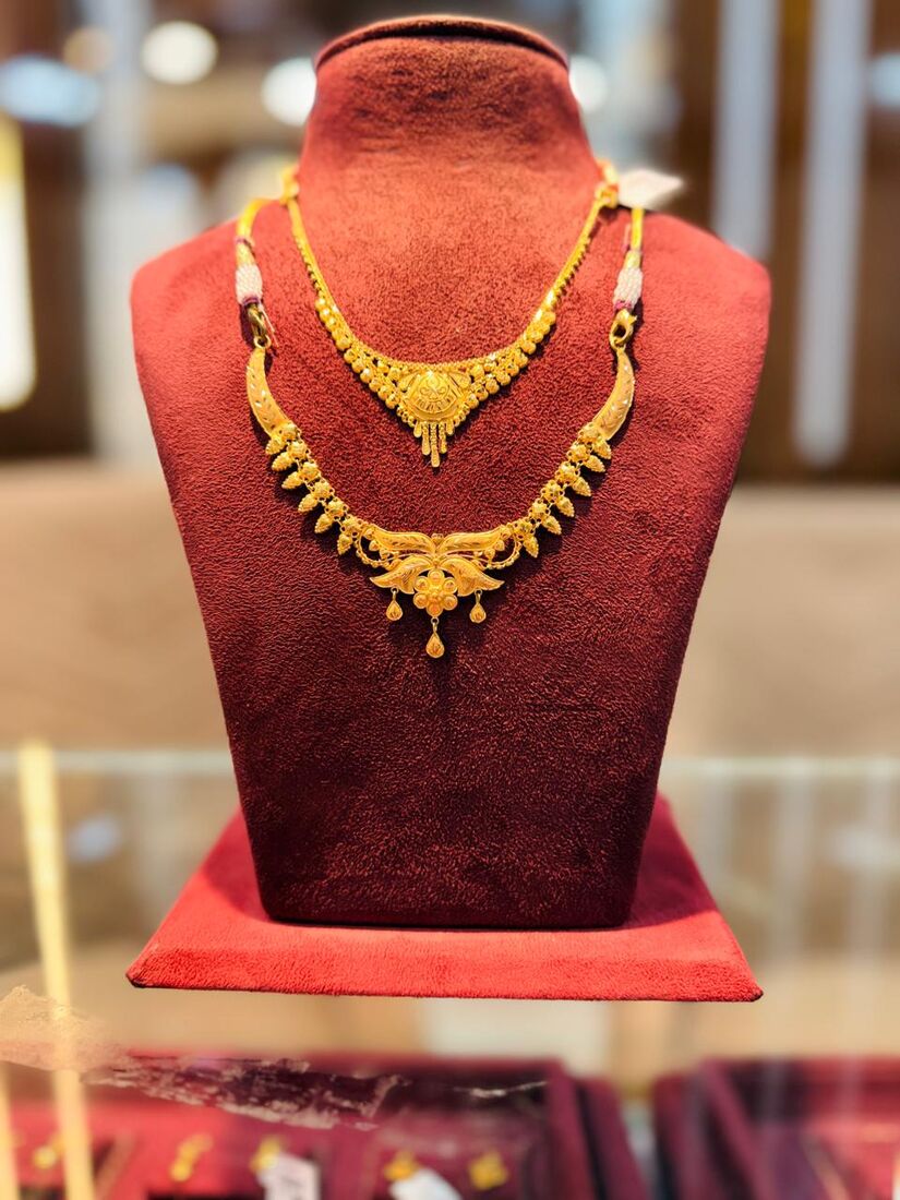 Jonaki Collar Necklace — ornate handcrafted gold collar